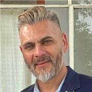 Lernen Sie Spanisch in Ihrem Rhythmus mit einer praktischen, unterhaltsamen und komplett Online -Methode